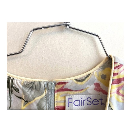 Vintage Cottagecore Floral Dress - Picture 3 of 5